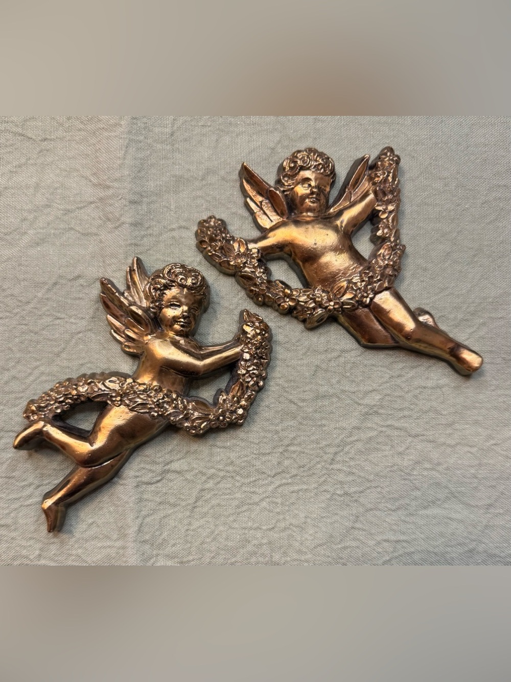 Pair of Gold Cherub Wall Plaques - Unbranded